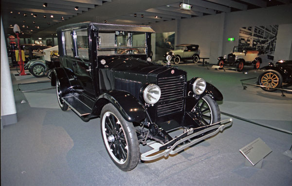 (05-1ab)(99-T04-27) 1923 Essex 2dr Coach.jpg